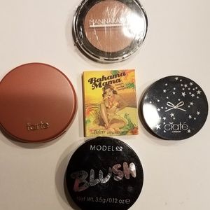 2 blush, 2 bronzer and 1 eyeshadow
